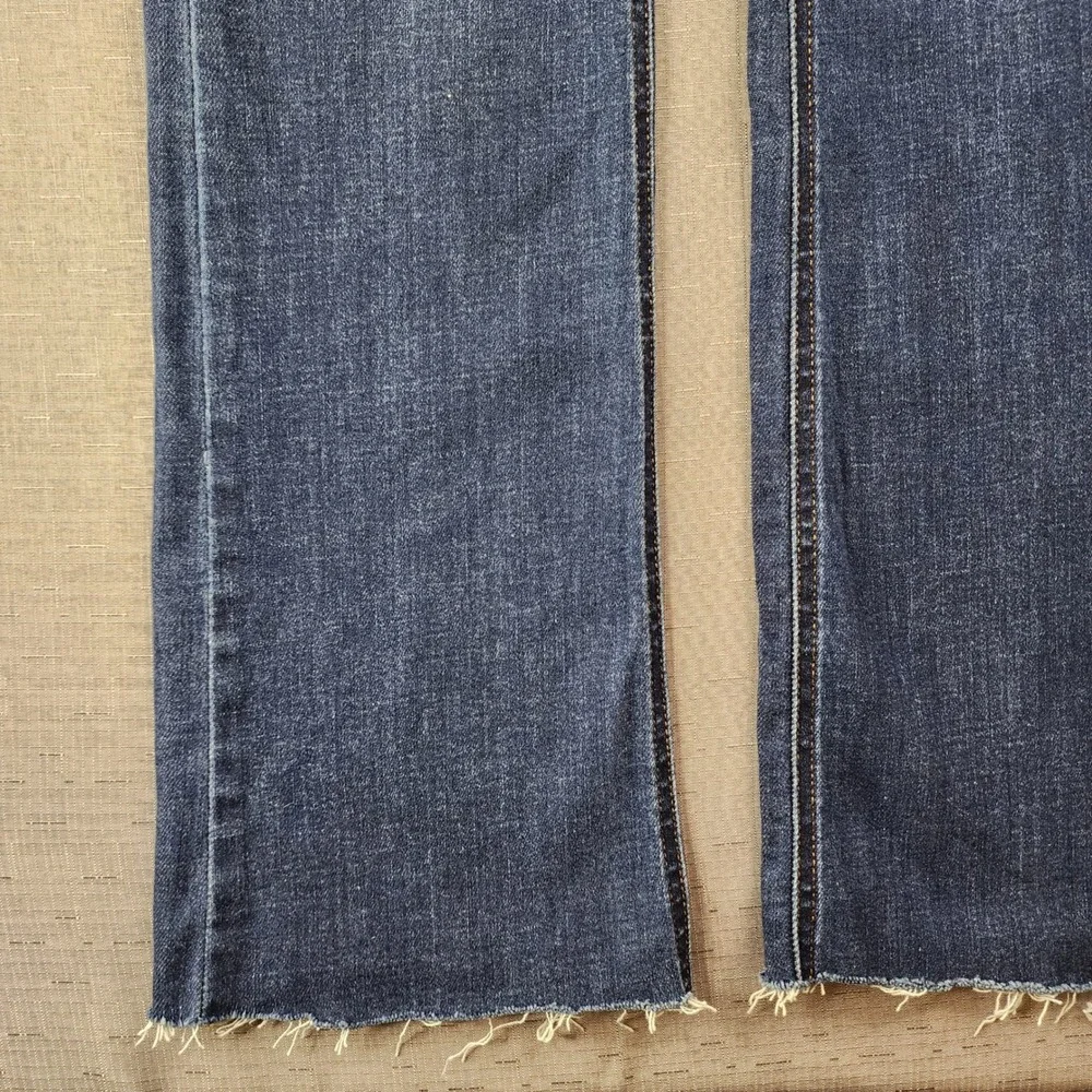 Judy Blue Distressed High Waisted Bootcut Jeans Dark Wash Raw Hem Size 1/25 - Picture 3 of 11